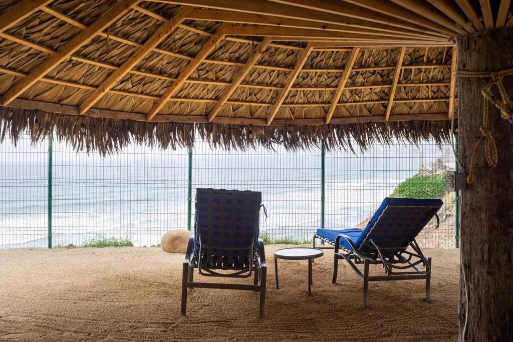 Triton's Playhouse Beachfront * Primo Tapia